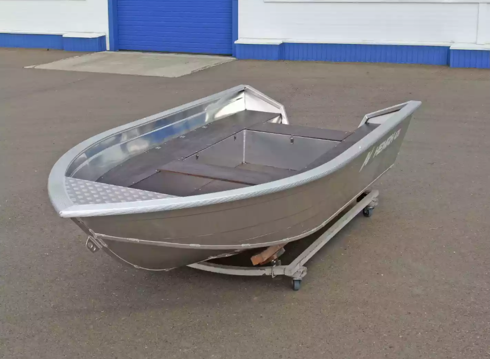 Алюминиевая лодка  Неман-420 в Бердске
