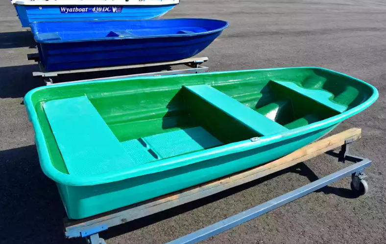 Стеклопластиковая лодка Старт (тримаран) в Бердске