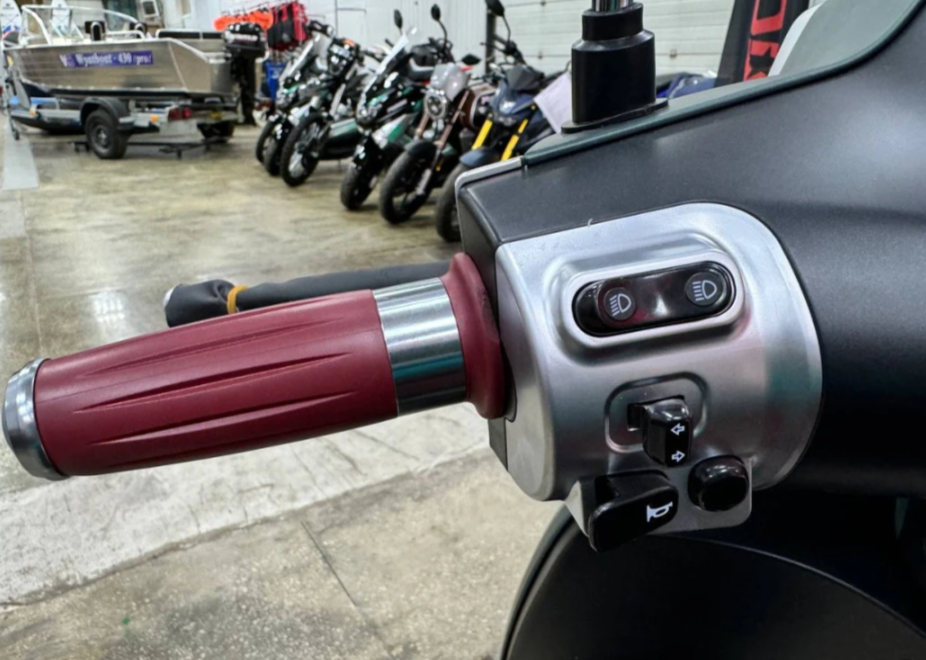 Скутер PROMAX Miami 240 (49) в Бердске