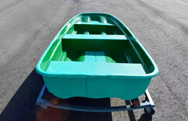 Стеклопластиковая лодка Старт (тримаран) в Бердске