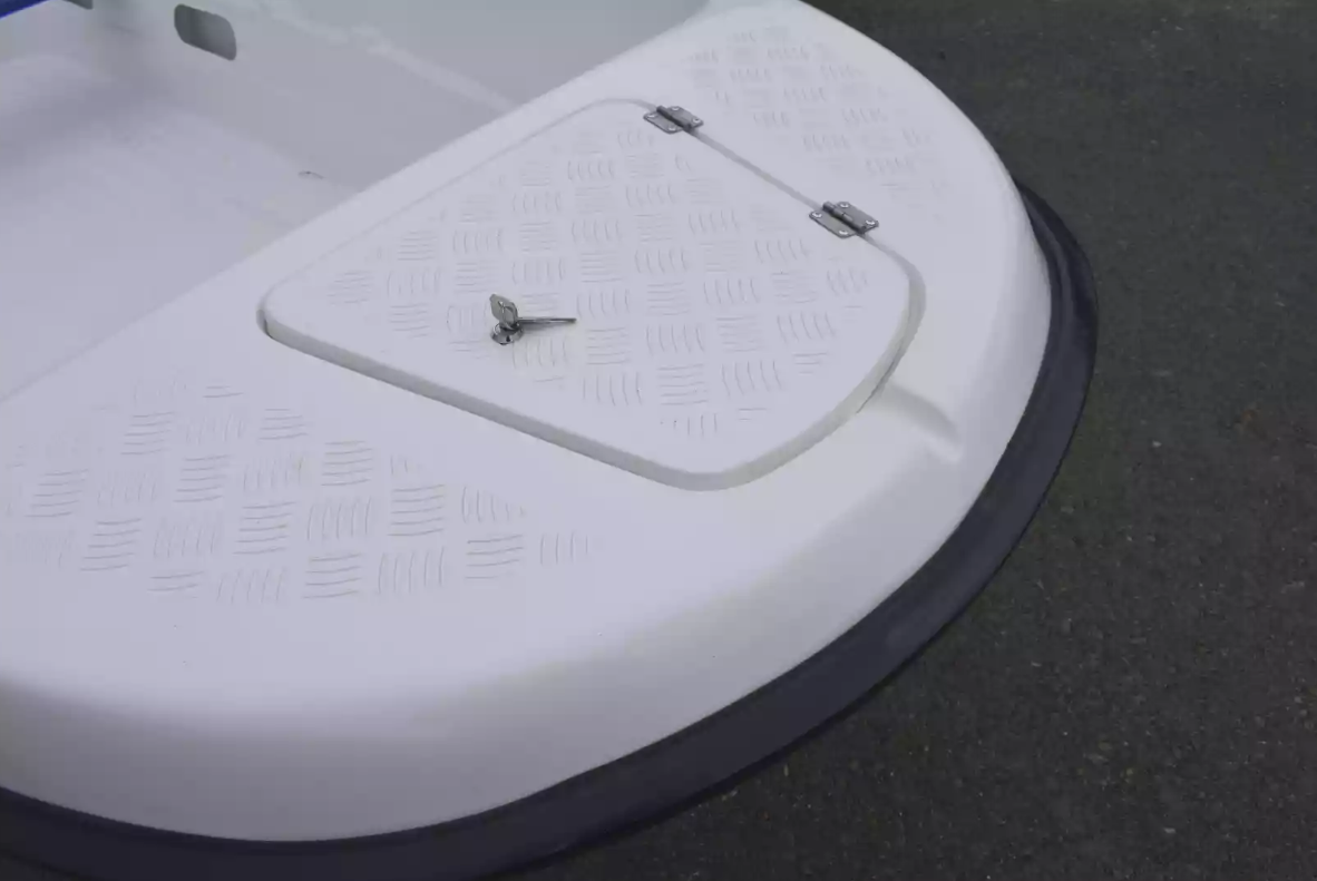 Стеклопластиковая лодка Пингвин New (тримаран) в Бердске