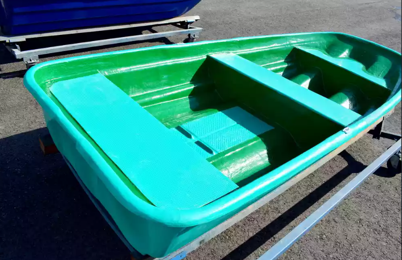 Стеклопластиковая лодка Старт (тримаран) в Бердске