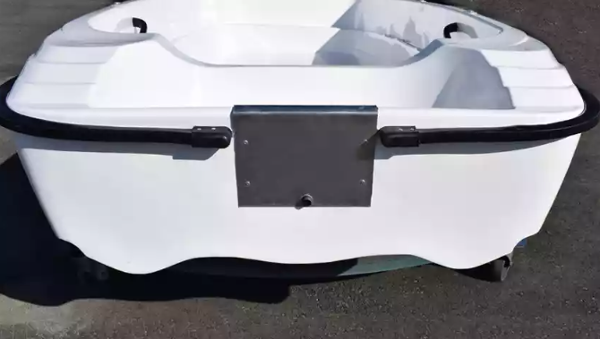 Стеклопластиковая лодка Пингвин (тримаран) в Бердске