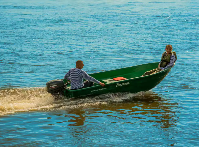 Стеклопластиковая лодка Neman-340 (тримаран) в Бердске