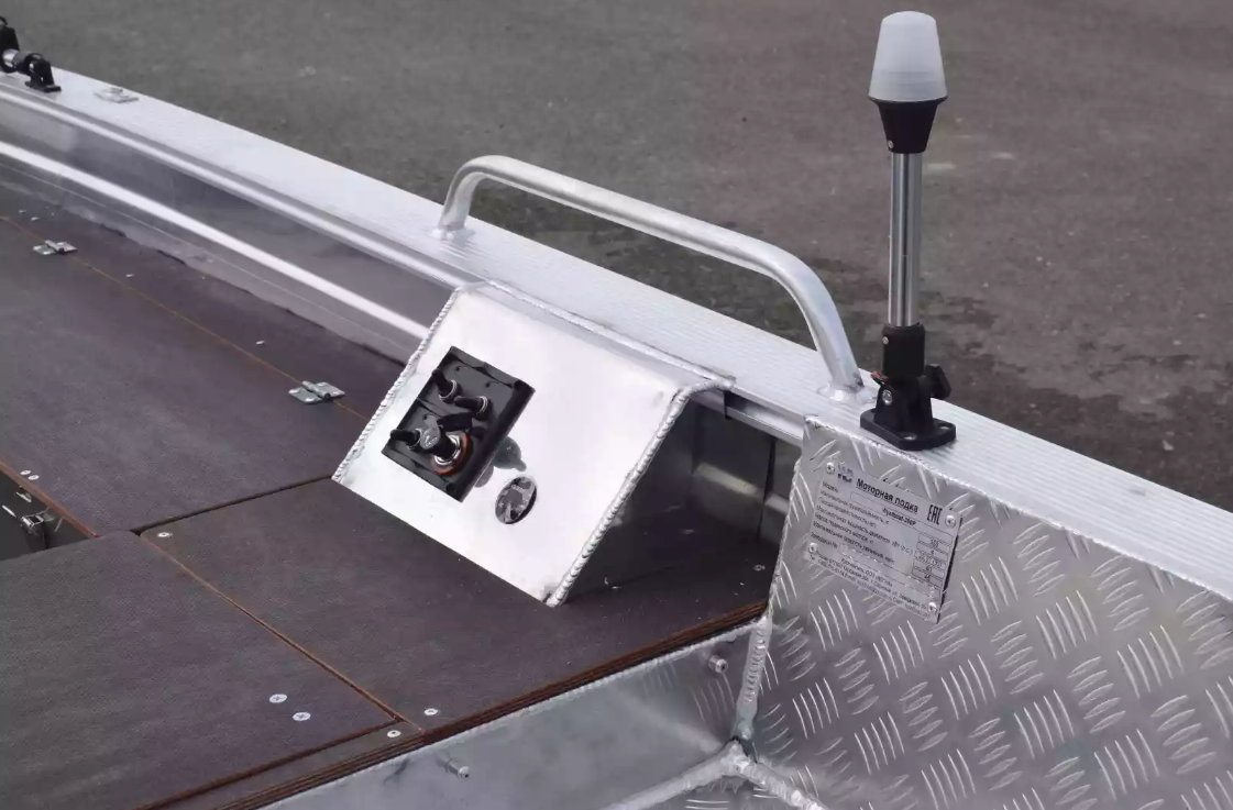 Алюминиевая лодка Wyatboat-390РМ в Бердске