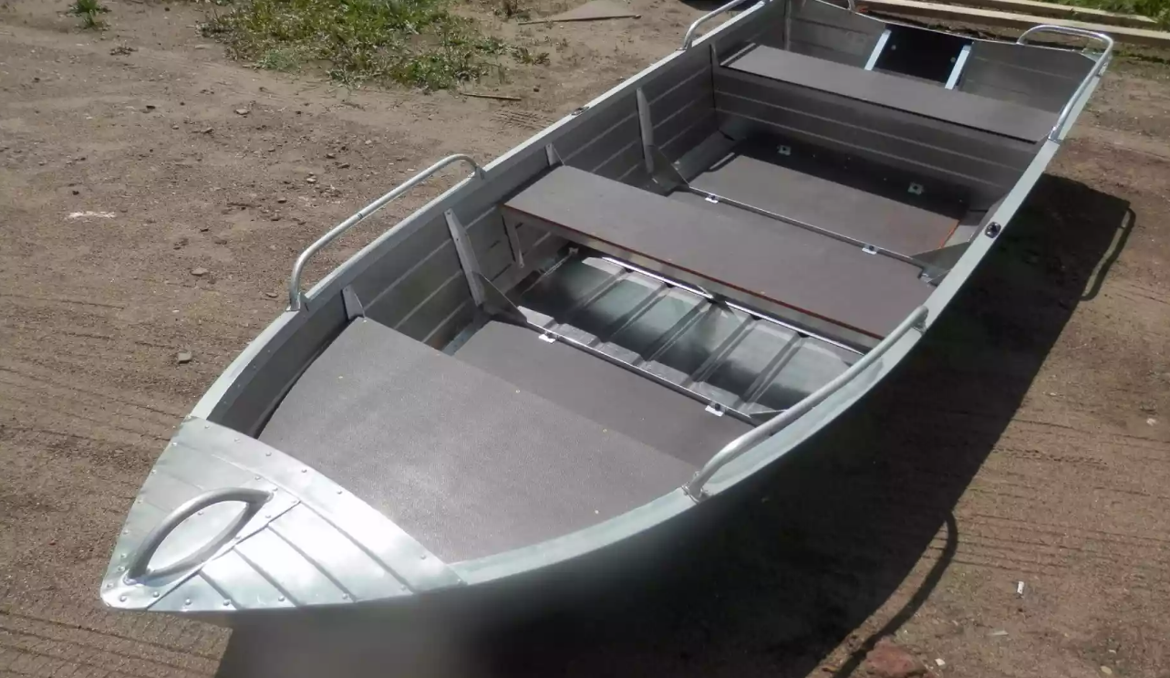 Алюминиевая лодка Вятка-Профи 32 в Бердске