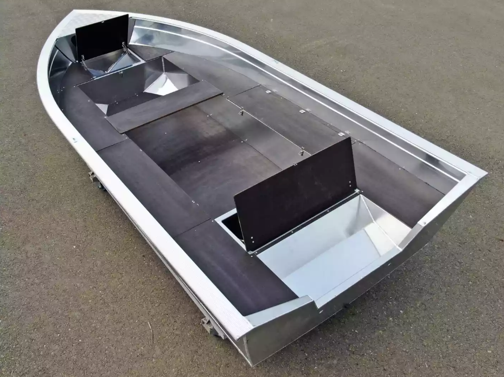 Алюминиевая лодка  Неман-420 в Бердске