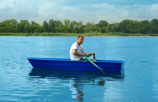 Стеклопластиковая лодка Малютка в Бердске