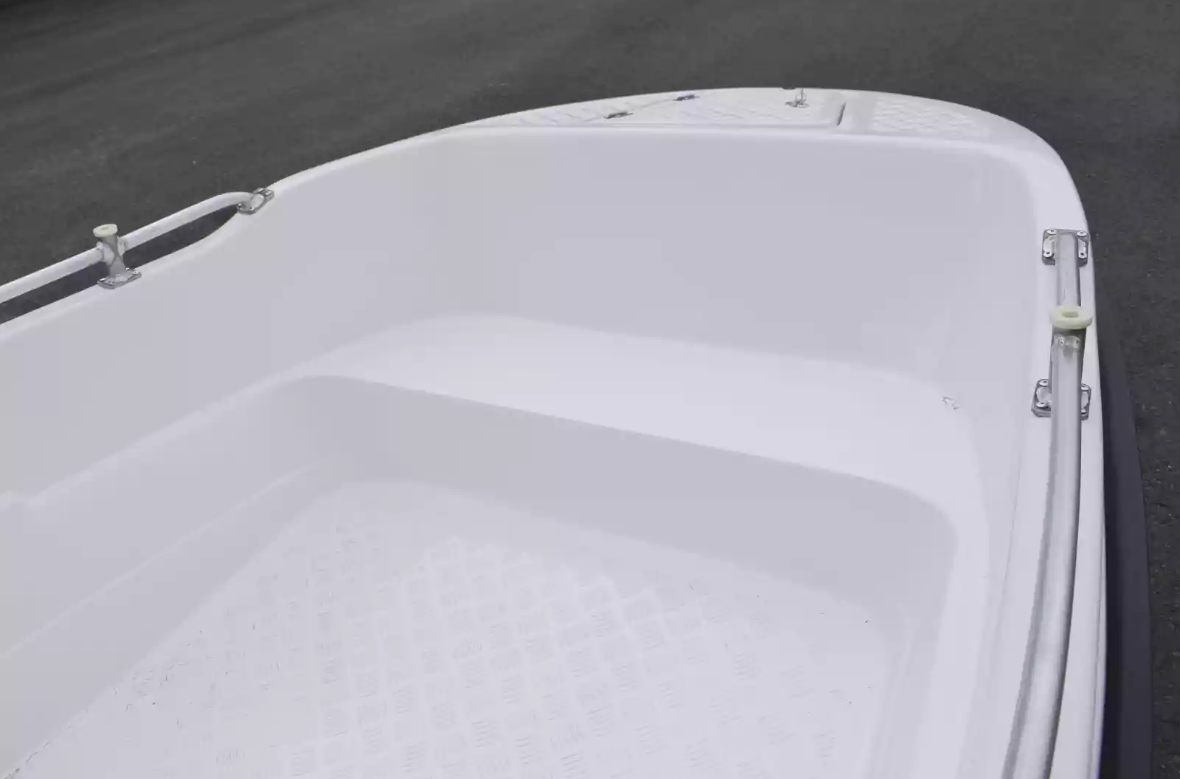 Стеклопластиковая лодка Пингвин New (тримаран) в Бердске