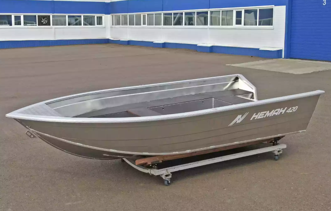 Алюминиевая лодка  Неман-420 в Бердске