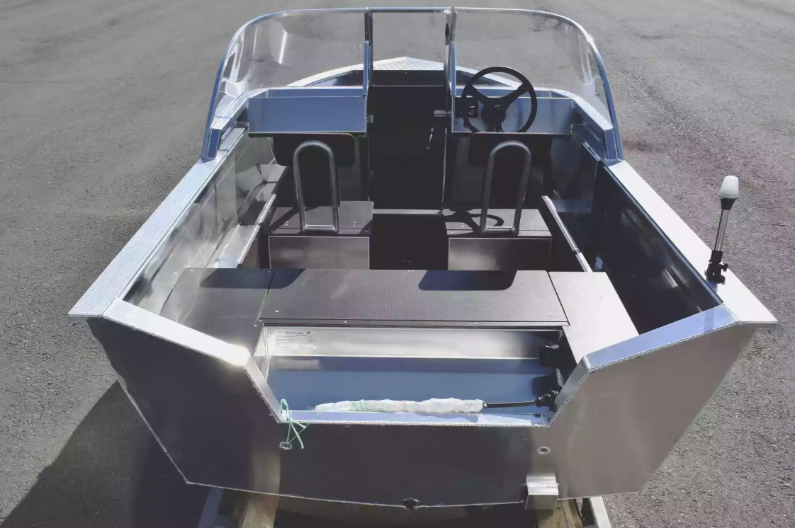 Алюминиевая лодка  Неман-400 DCM в Бердске