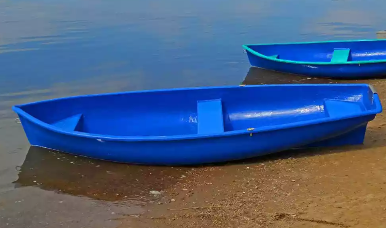 Стеклопластиковая лодка Омуль в Бердске