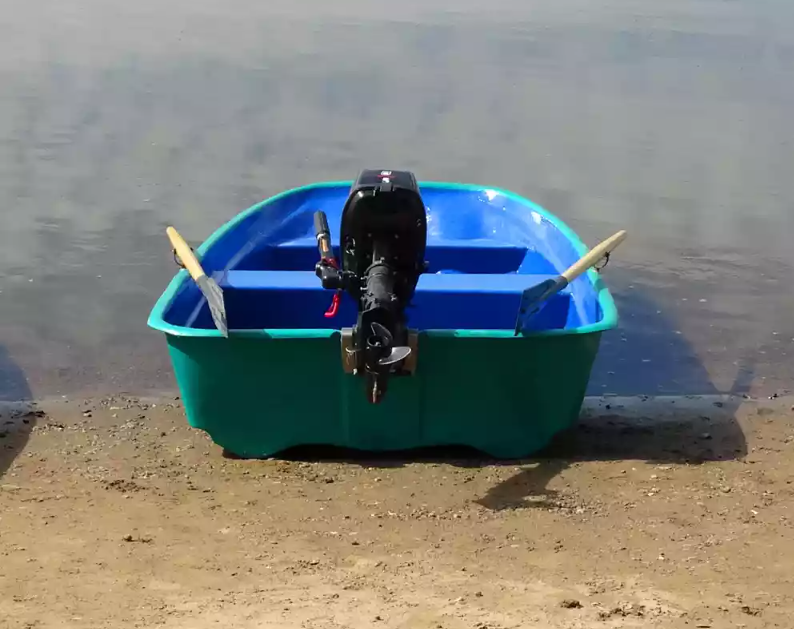 Стеклопластиковая лодка Старт (тримаран) в Бердске