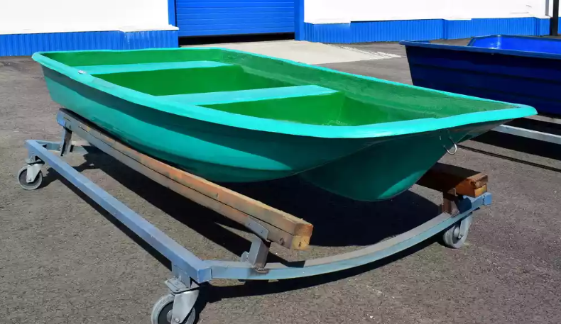 Стеклопластиковая лодка Старт (тримаран) в Бердске