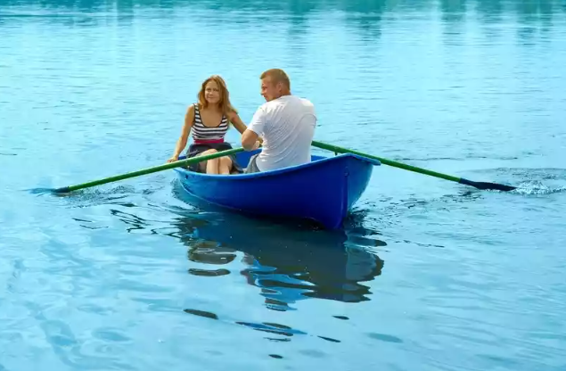 Стеклопластиковая лодка Дельфин в Бердске