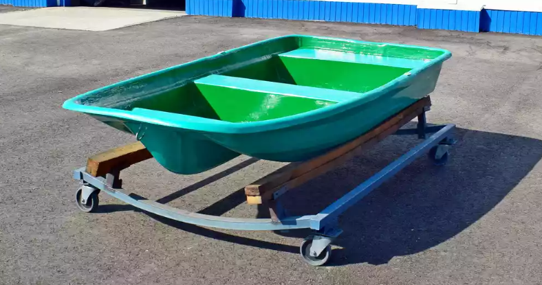 Стеклопластиковая лодка Старт (тримаран) в Бердске