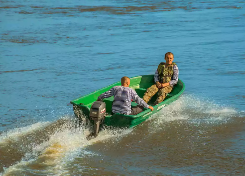 Стеклопластиковая лодка Neman-340 (тримаран) в Бердске