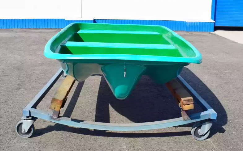 Стеклопластиковая лодка Старт (тримаран) в Бердске