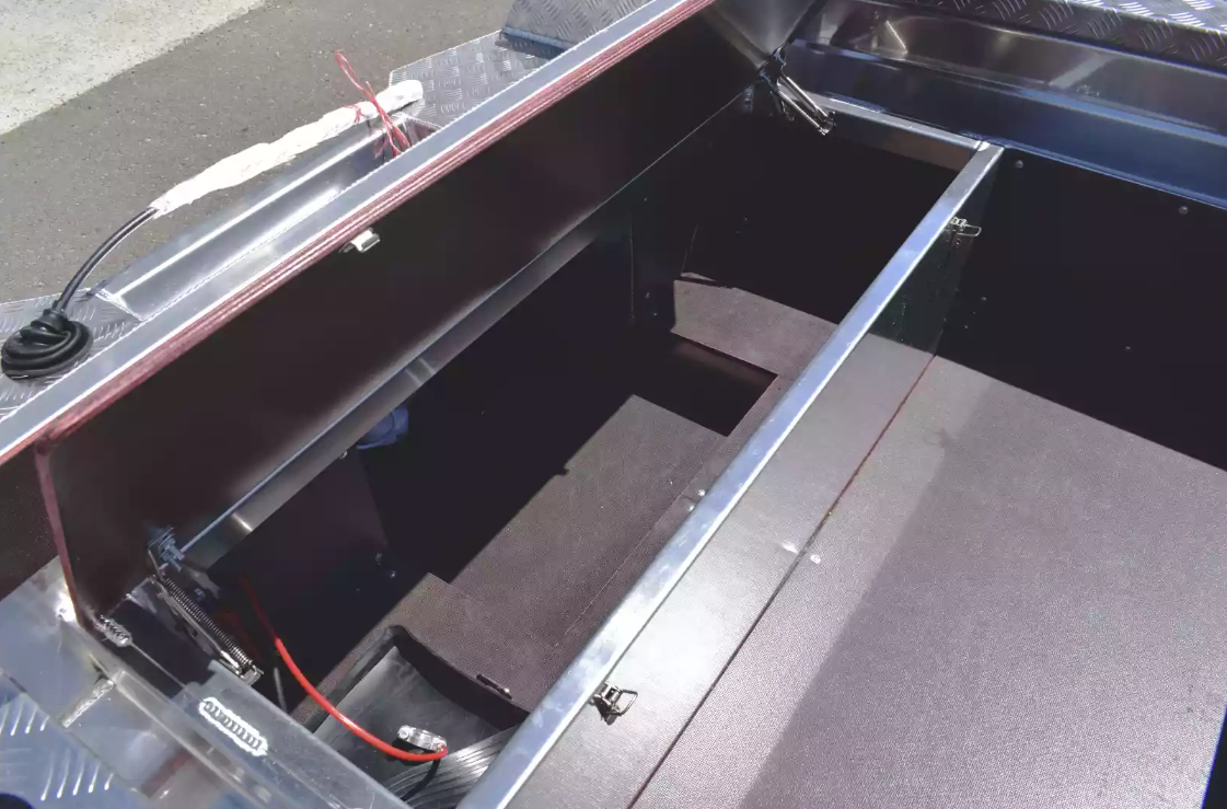 Алюминиевая лодка Wyatboat-390 DCM в Бердске