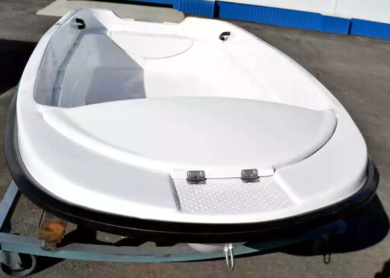 Стеклопластиковая лодка Пингвин (тримаран) в Бердске