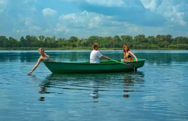 Стеклопластиковая Лодка Голавль в Бердске