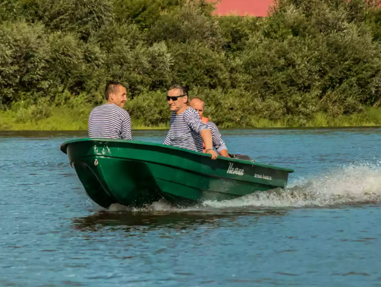 Стеклопластиковая лодка Neman-340 (тримаран) в Бердске