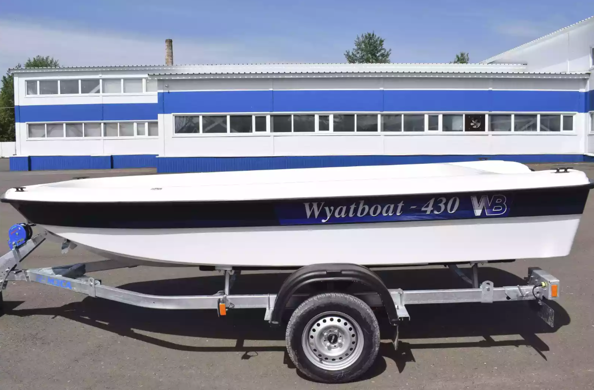 Стеклопластиковая лодка Wyatboat 430 тримаран в Бердске