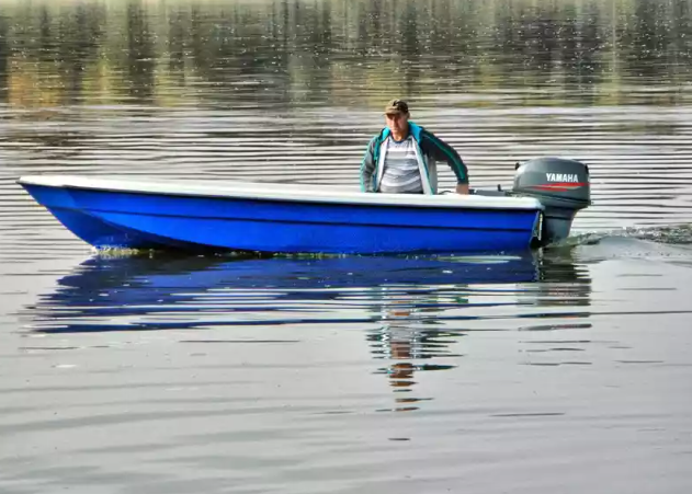 Стеклопластиковая лодка Wyatboat 430 тримаран в Бердске