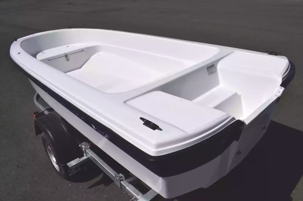 Стеклопластиковая лодка Wyatboat 430 тримаран в Бердске
