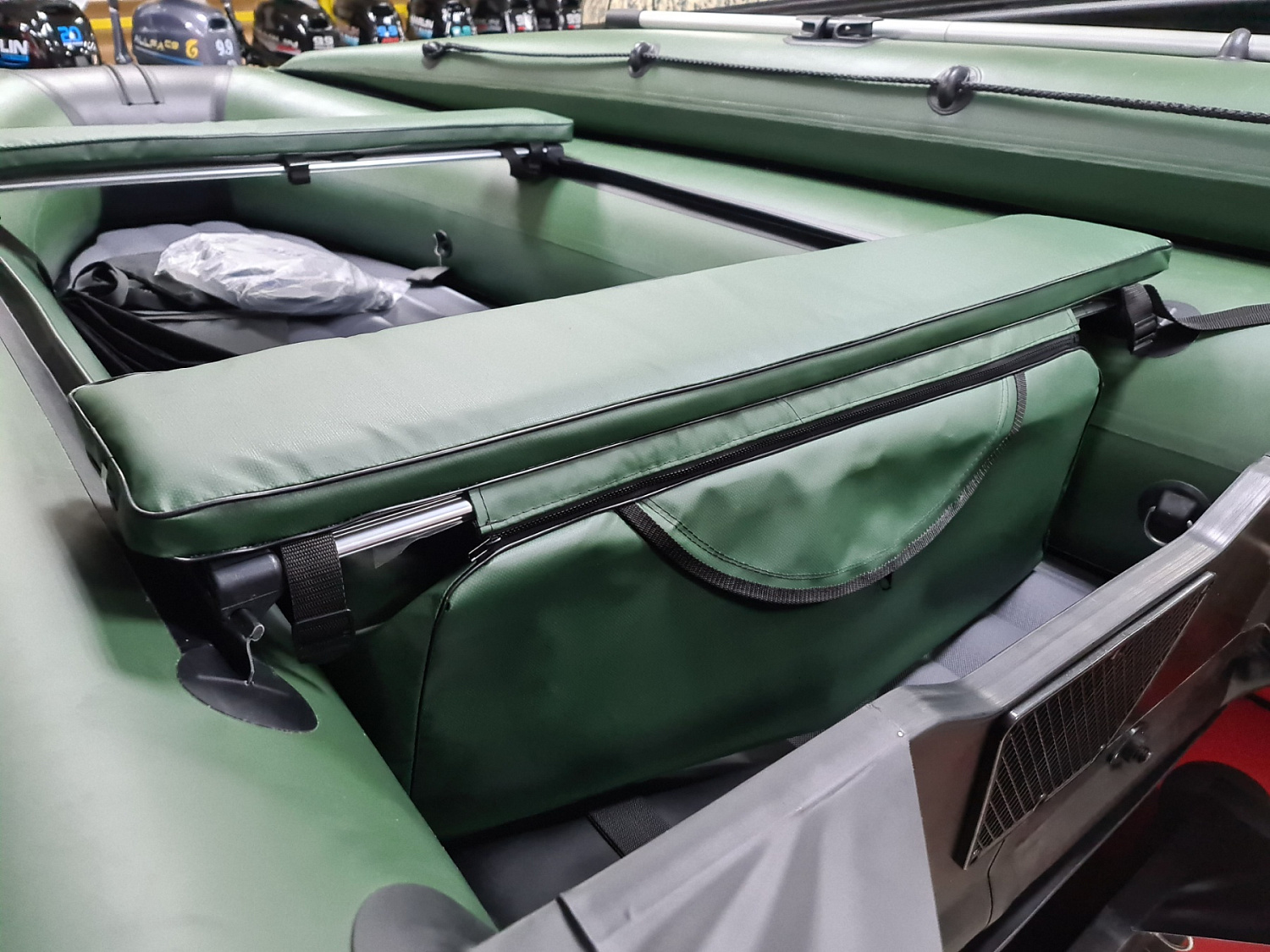 КОМПЛЕКТ МЯГКИХ НАКЛАДОК С СУМКОЙ ДЛЯ ЛОДОК 90Х20 ЗЕЛЕНЫЙ в Бердске