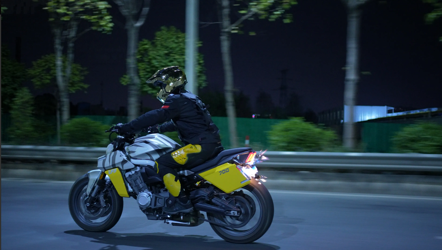 Мотоцикл Benda LFS 700 в Бердске