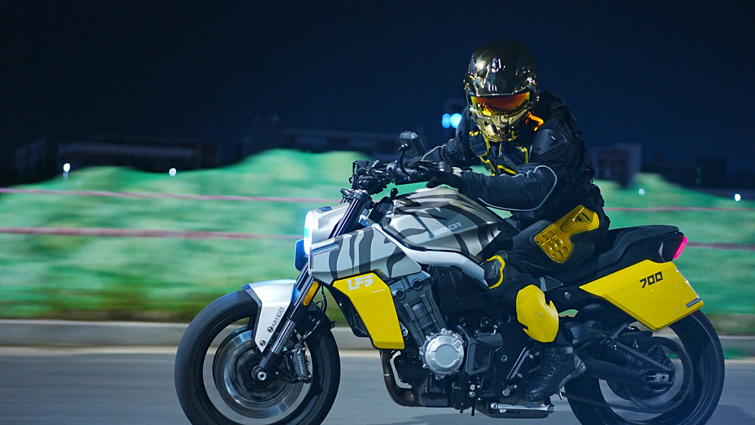 Мотоцикл Benda LFS 700 в Бердске